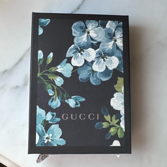 Gucci blooms small zip wallet; red 🌹 - Picture 3 of 15